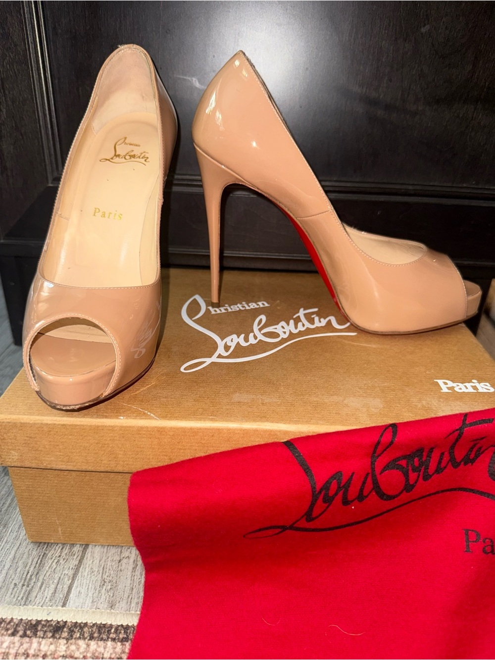 Christian Louboutin Nude Patent Peep-Toe NEW VERY PRIVE 120
